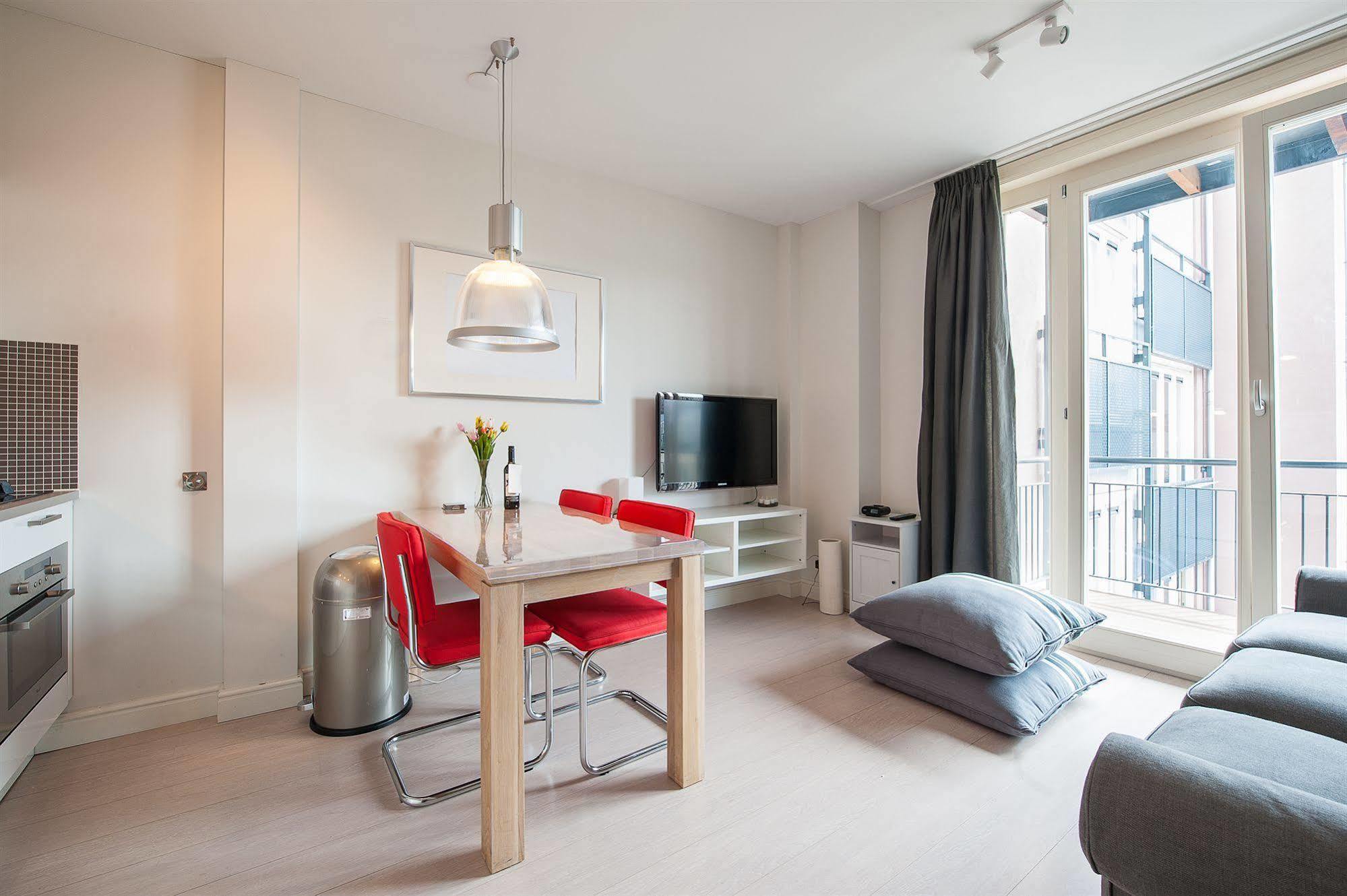 Short Stay Group Dapper Market Serviced Apartments Амстердам Екстериор снимка